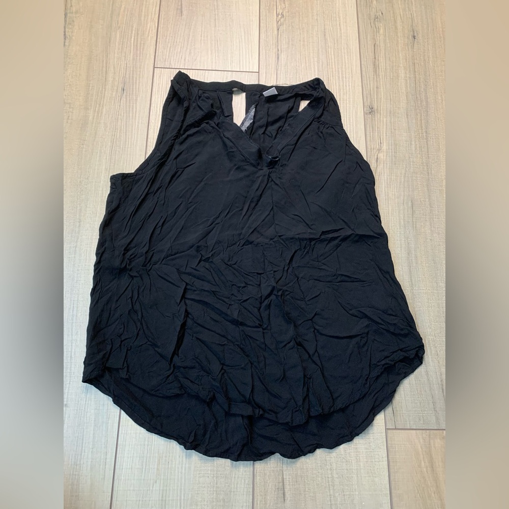 Women’s Black Sleeveless Tank Top
